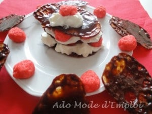 Mille-feuilles aux carambar® et bonbons fraises